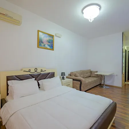 فندق Iliria ساراندا