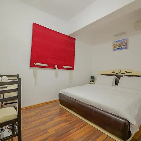 Iliria فندق ساراندا